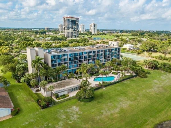 1830 EMBASSY Drive, Unit 112, West Palm Beach, FL 33401
