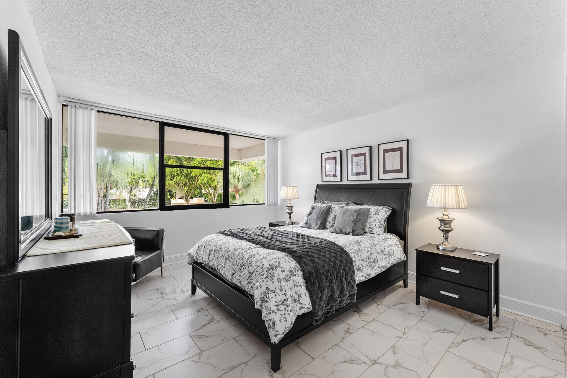1830 Embassy Drive, Unit 112, West Palm Beach, FL 33401 Photo