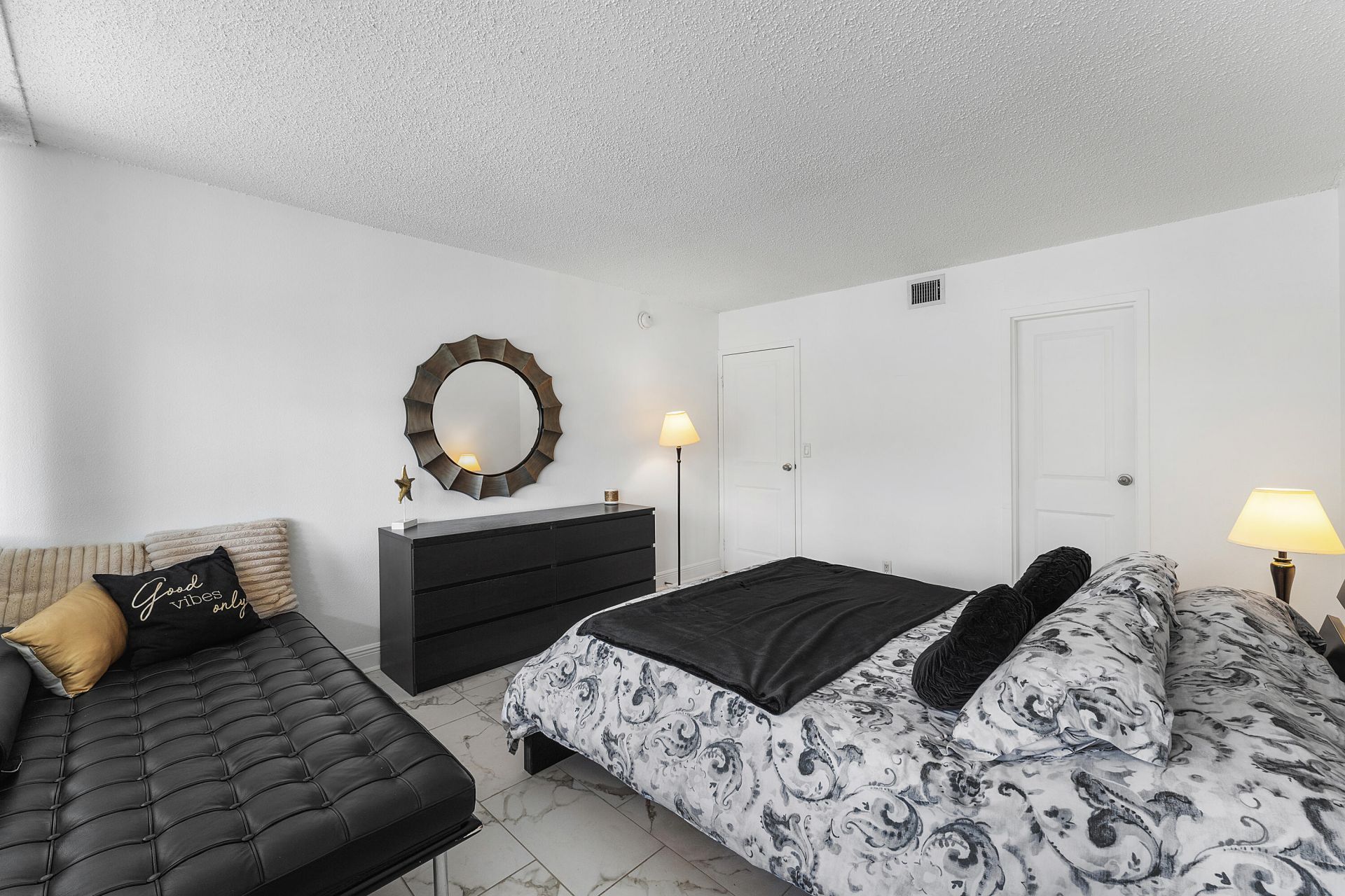1830 Embassy Drive, Unit 112, West Palm Beach, FL 33401 Photo