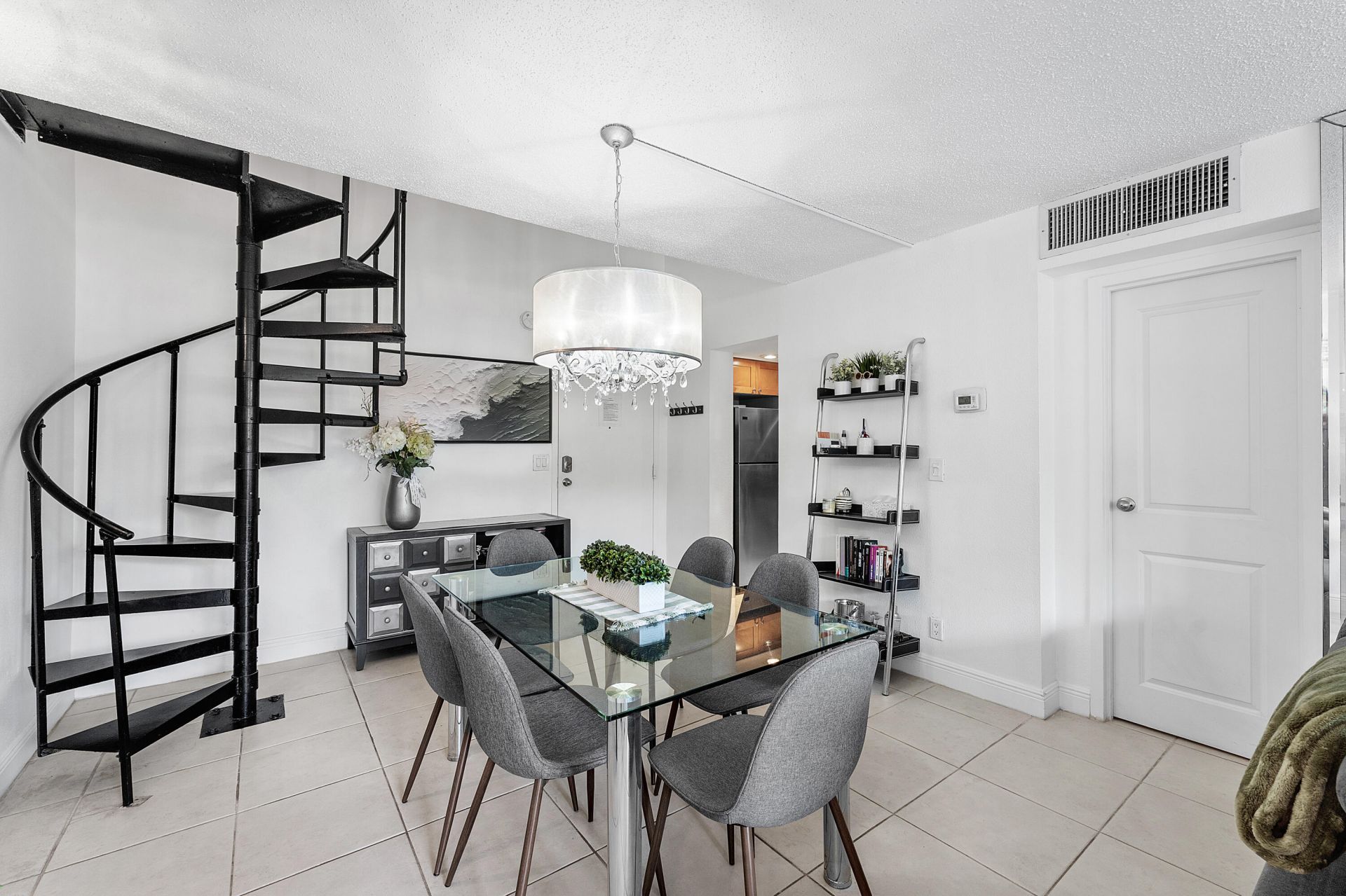 1830 Embassy Drive, Unit 112, West Palm Beach, FL 33401 Photo
