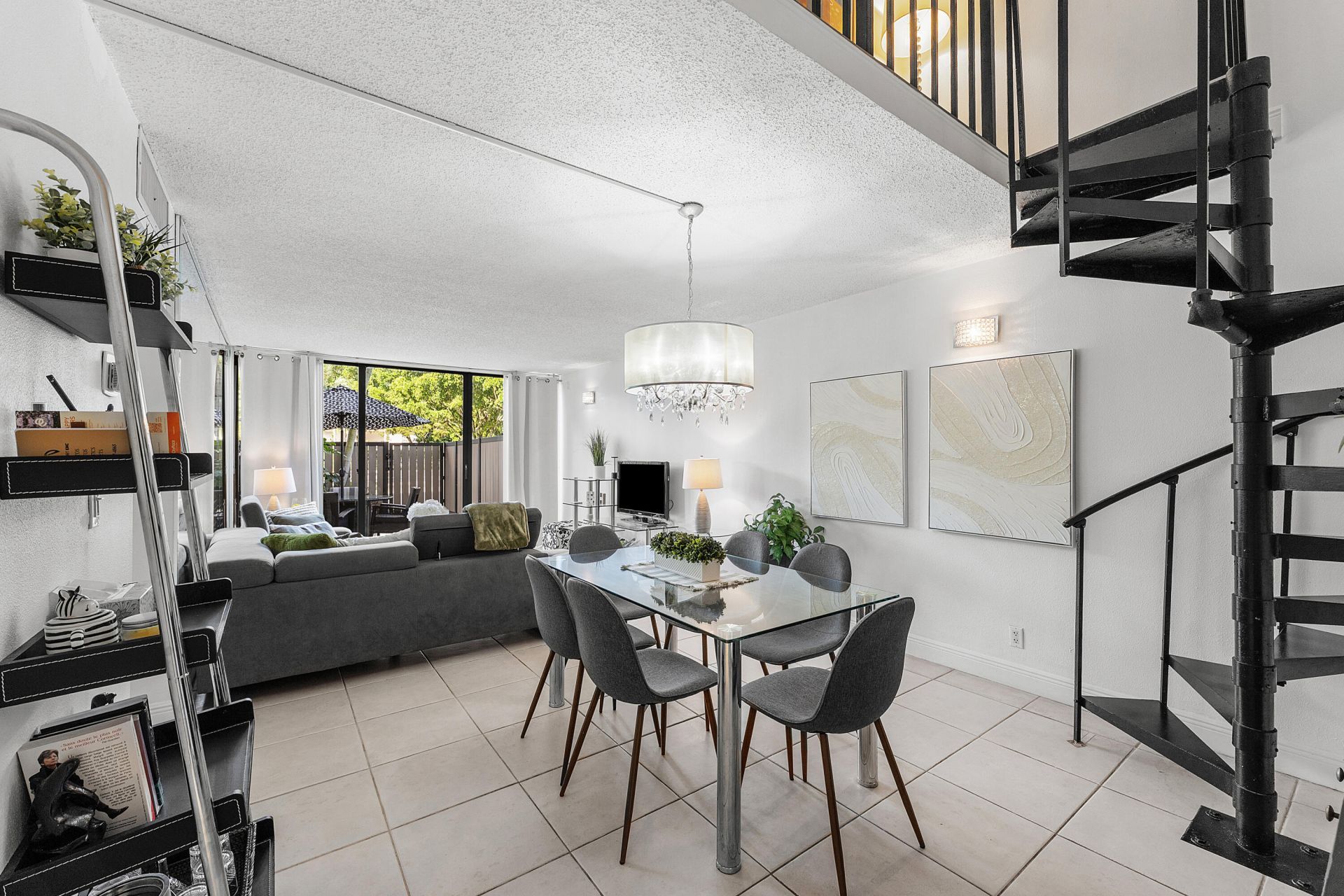 1830 Embassy Drive, Unit 112, West Palm Beach, FL 33401 Photo