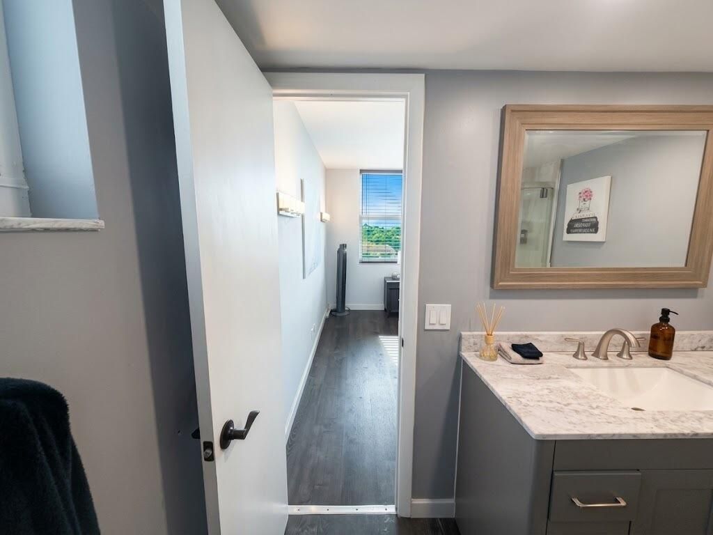 437 Golden Isles Drive, Unit 5J, Hallandale Beach, FL 33009 Photo