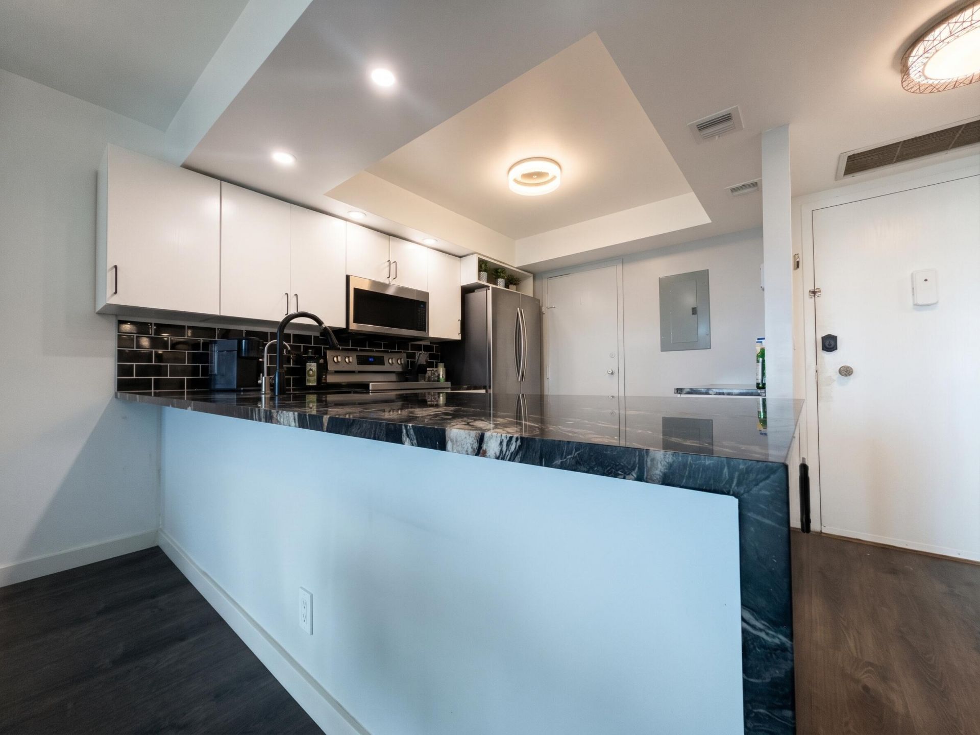 437 Golden Isles Drive, Unit 5J, Hallandale Beach, FL 33009 Photo