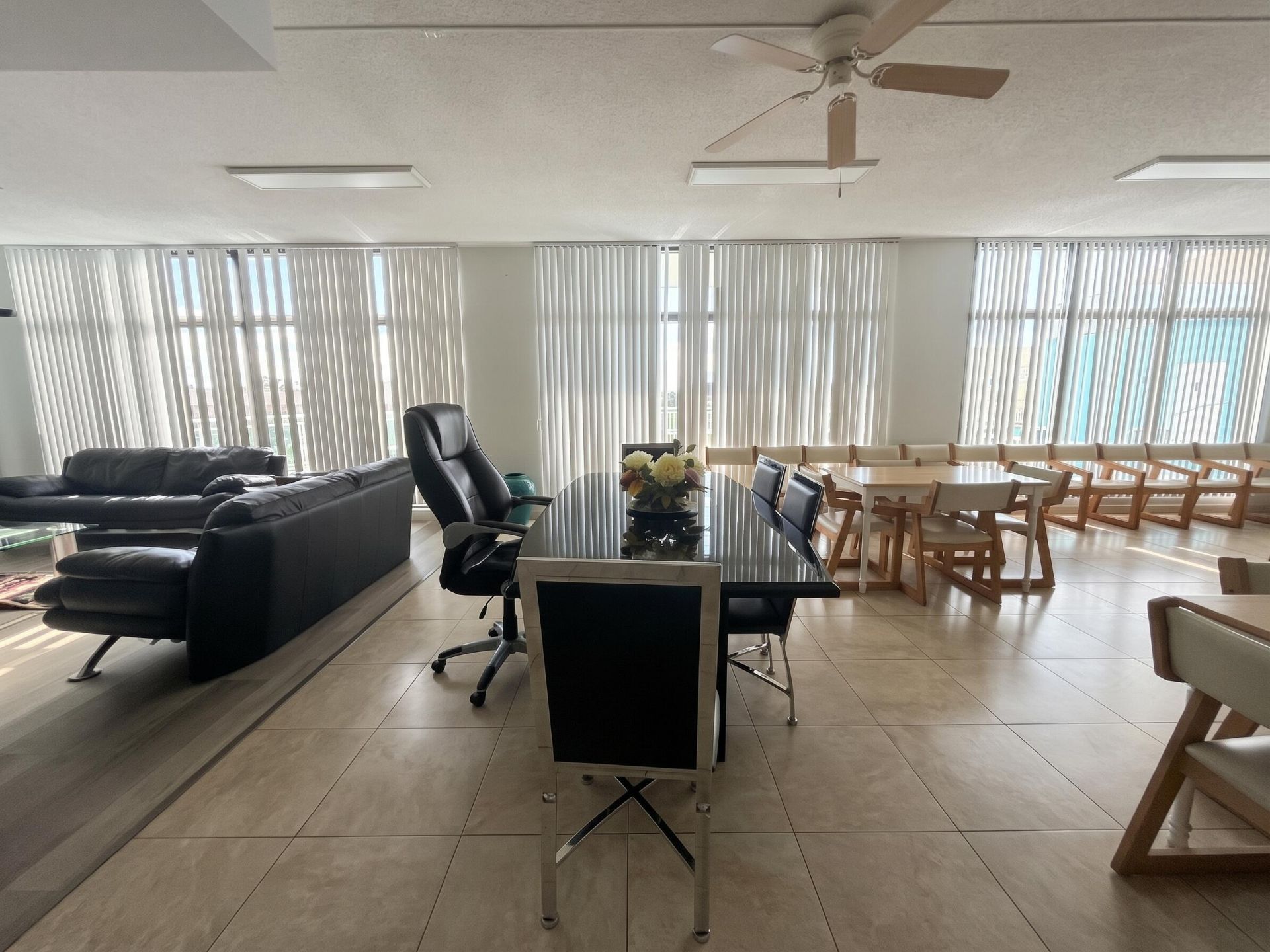 437 Golden Isles Drive, Unit 5J, Hallandale Beach, FL 33009 Photo