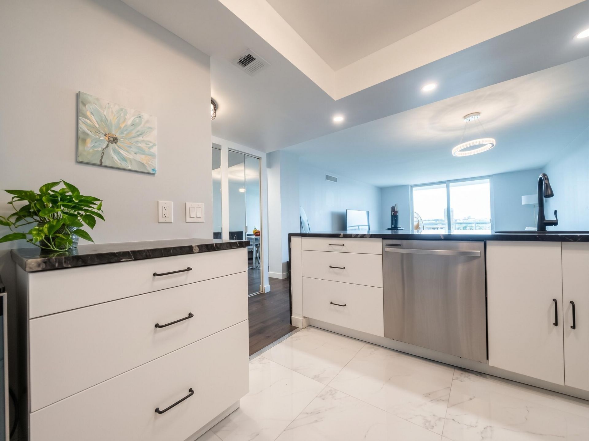 437 Golden Isles Drive, Unit 5J, Hallandale Beach, FL 33009 Photo