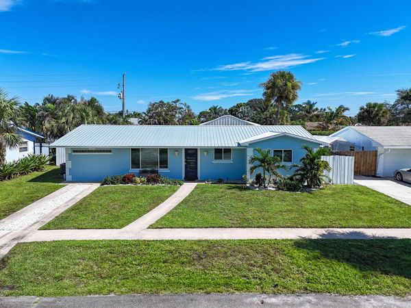 19005 SE SOUTHGATE Drive, Tequesta, FL 33469
