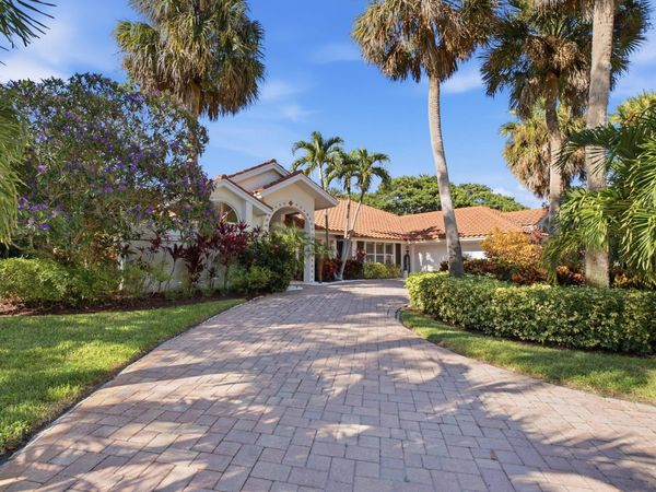 100 HILLCREST Drive, Sewalls Point, FL 34996