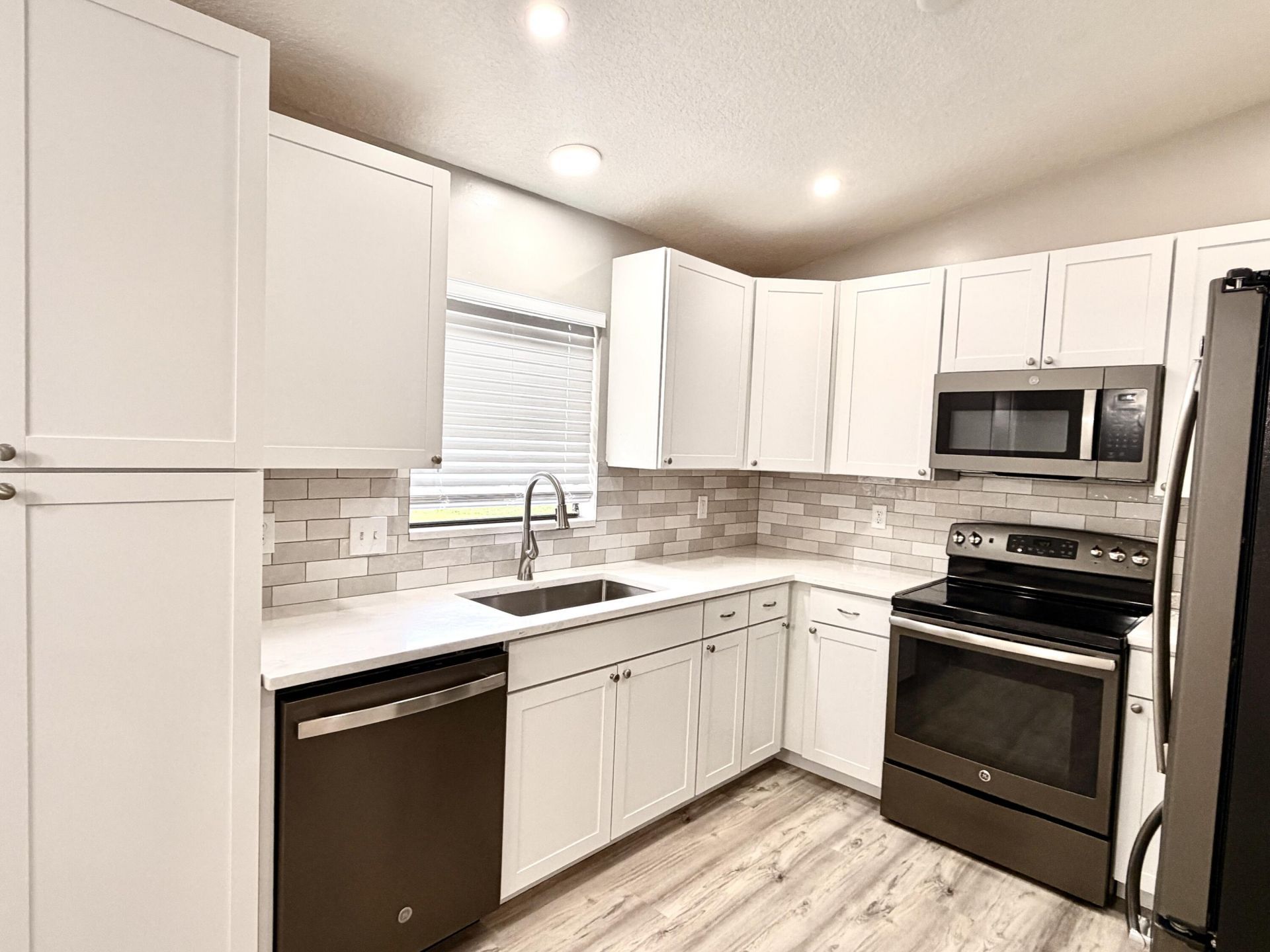 1051 SW 83rd Avenue, Okeechobee, FL 34974 Photo
