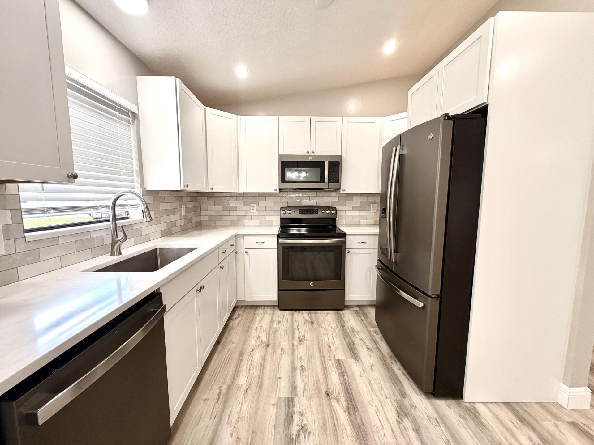 1051 SW 83rd Avenue, Okeechobee, FL 34974 Photo