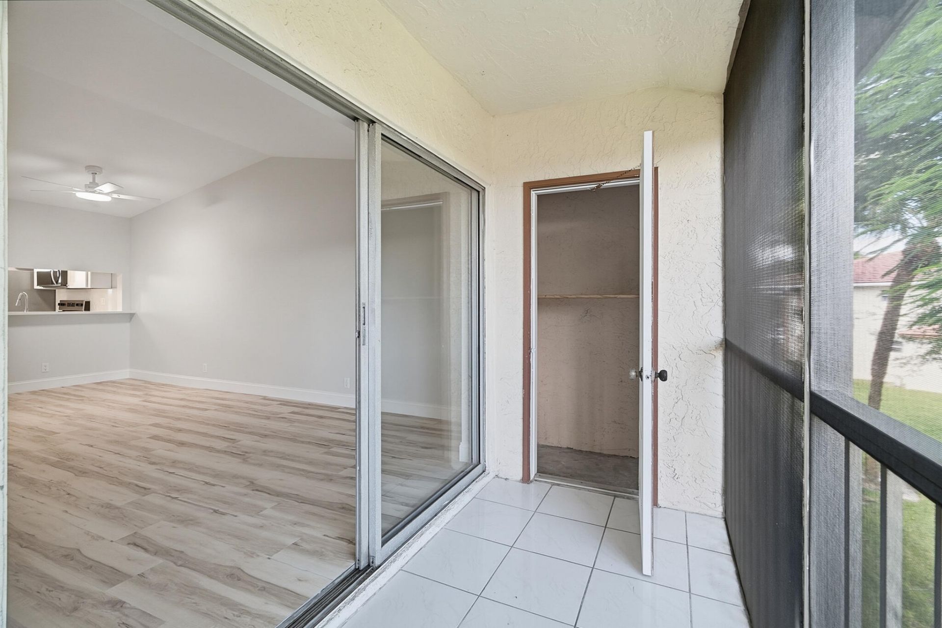 9939 Three Lakes Circle, Unit 14H, Boca Raton, FL 33428 Photo