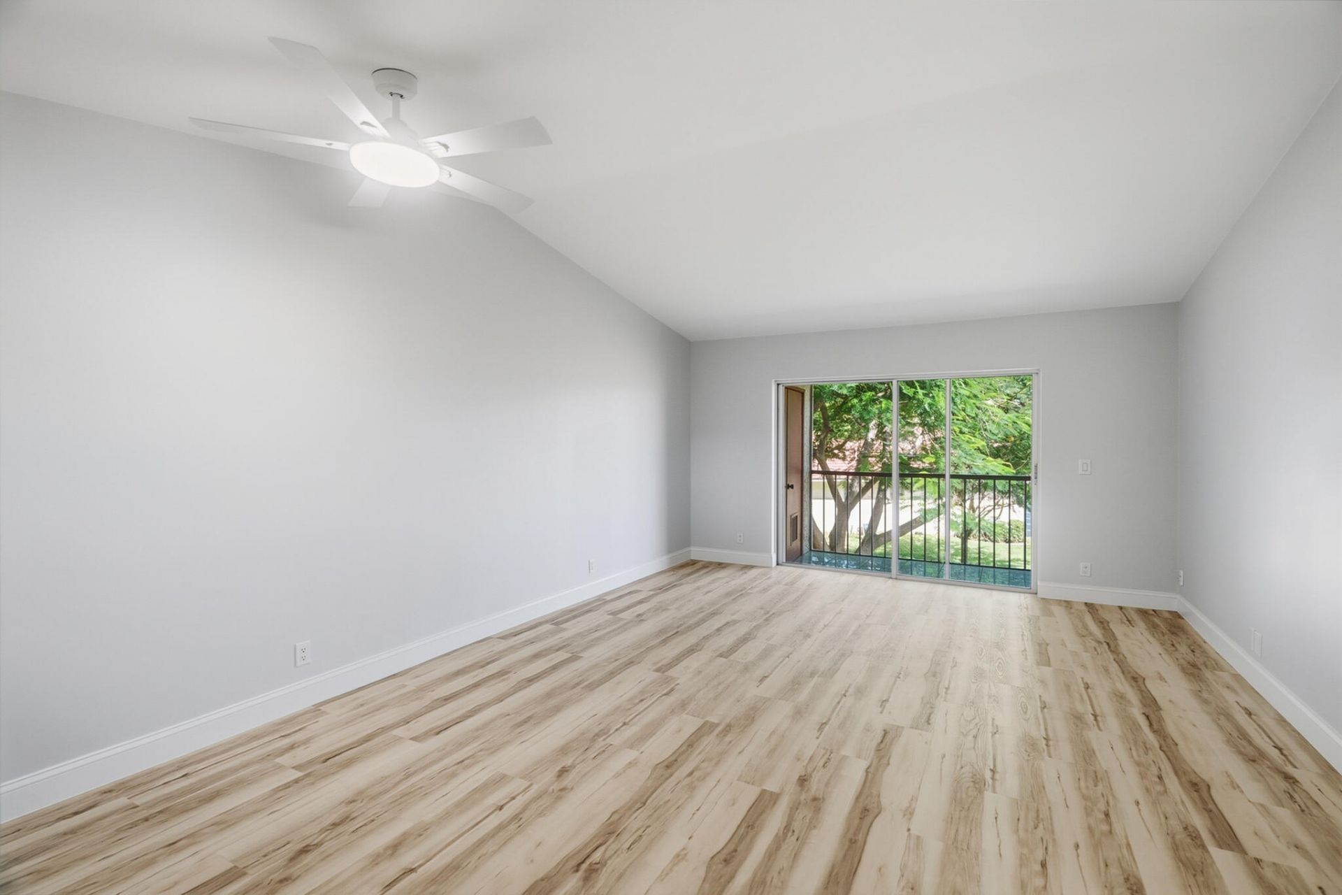9939 Three Lakes Circle, Unit 14H, Boca Raton, FL 33428 Photo