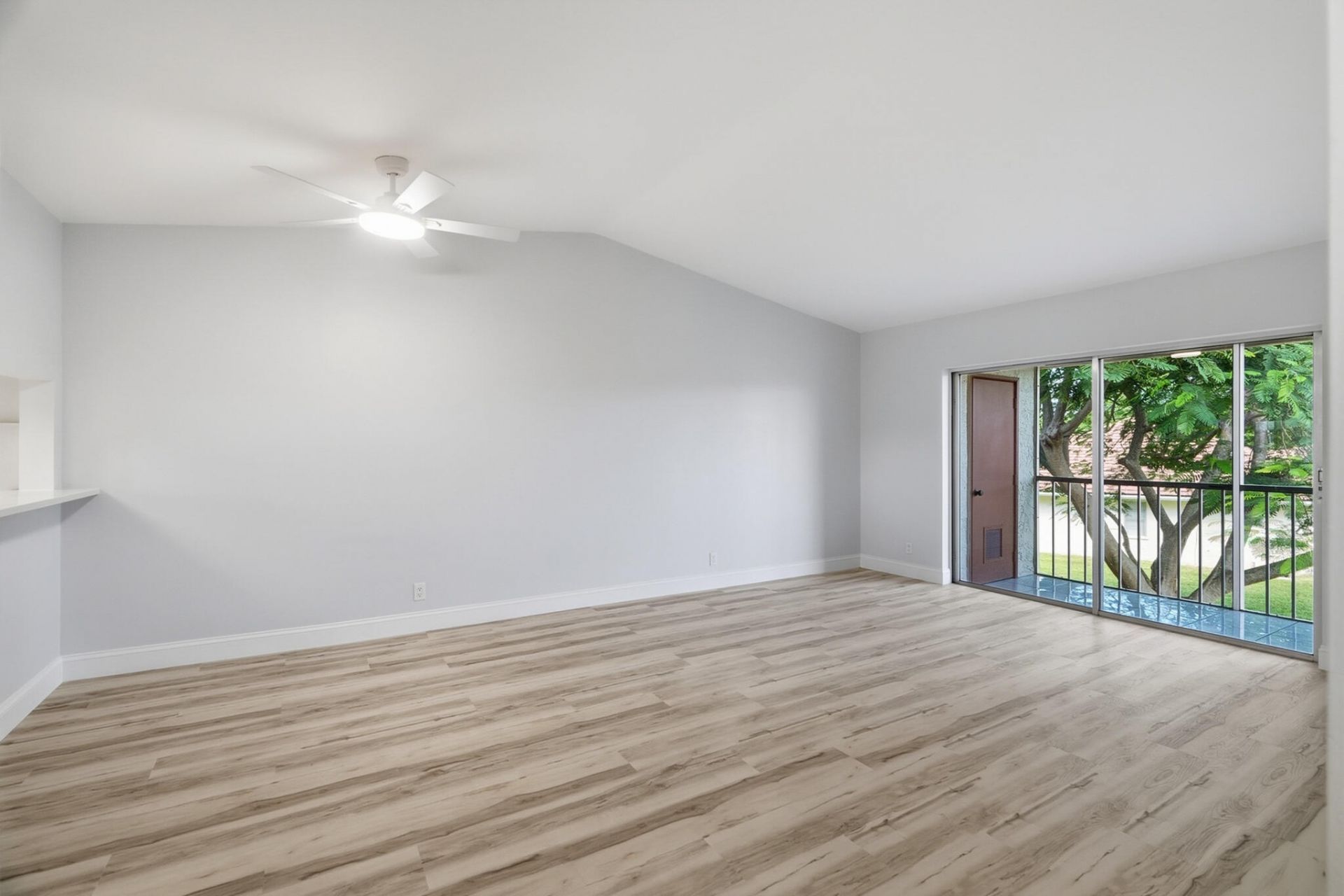 9939 Three Lakes Circle, Unit 14H, Boca Raton, FL 33428 Photo