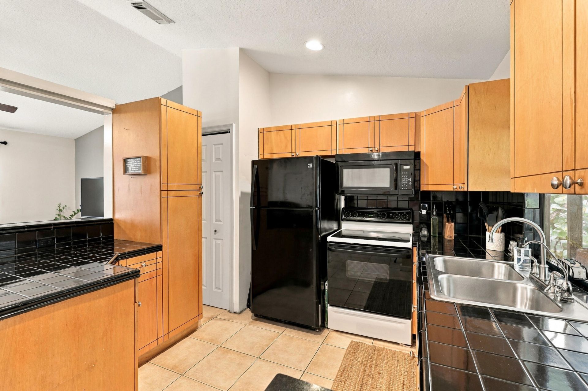 611 SW Dwight Avenue, Port Saint Lucie, FL 34983 Photo