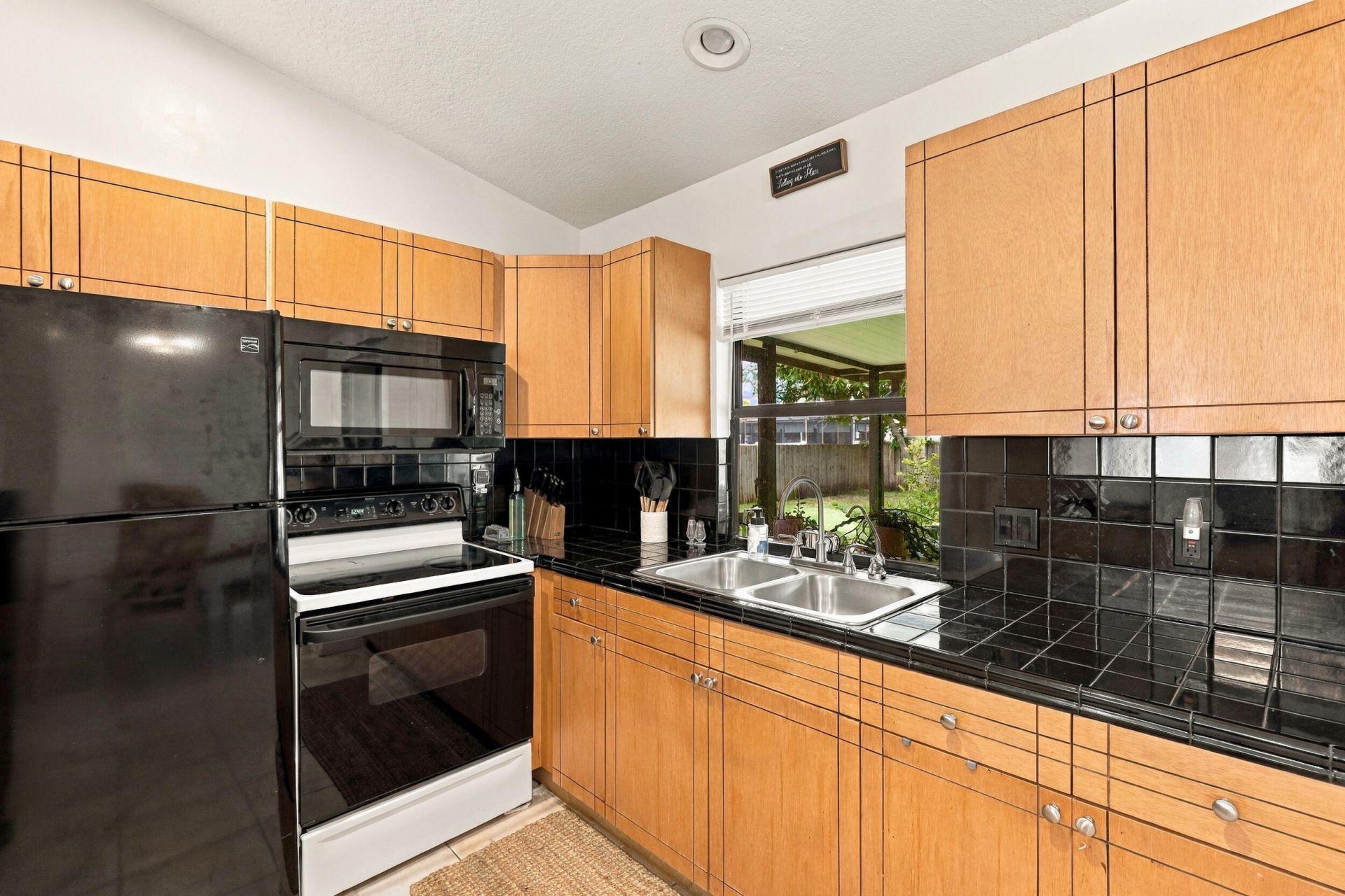 611 SW Dwight Avenue, Port Saint Lucie, FL 34983 Photo