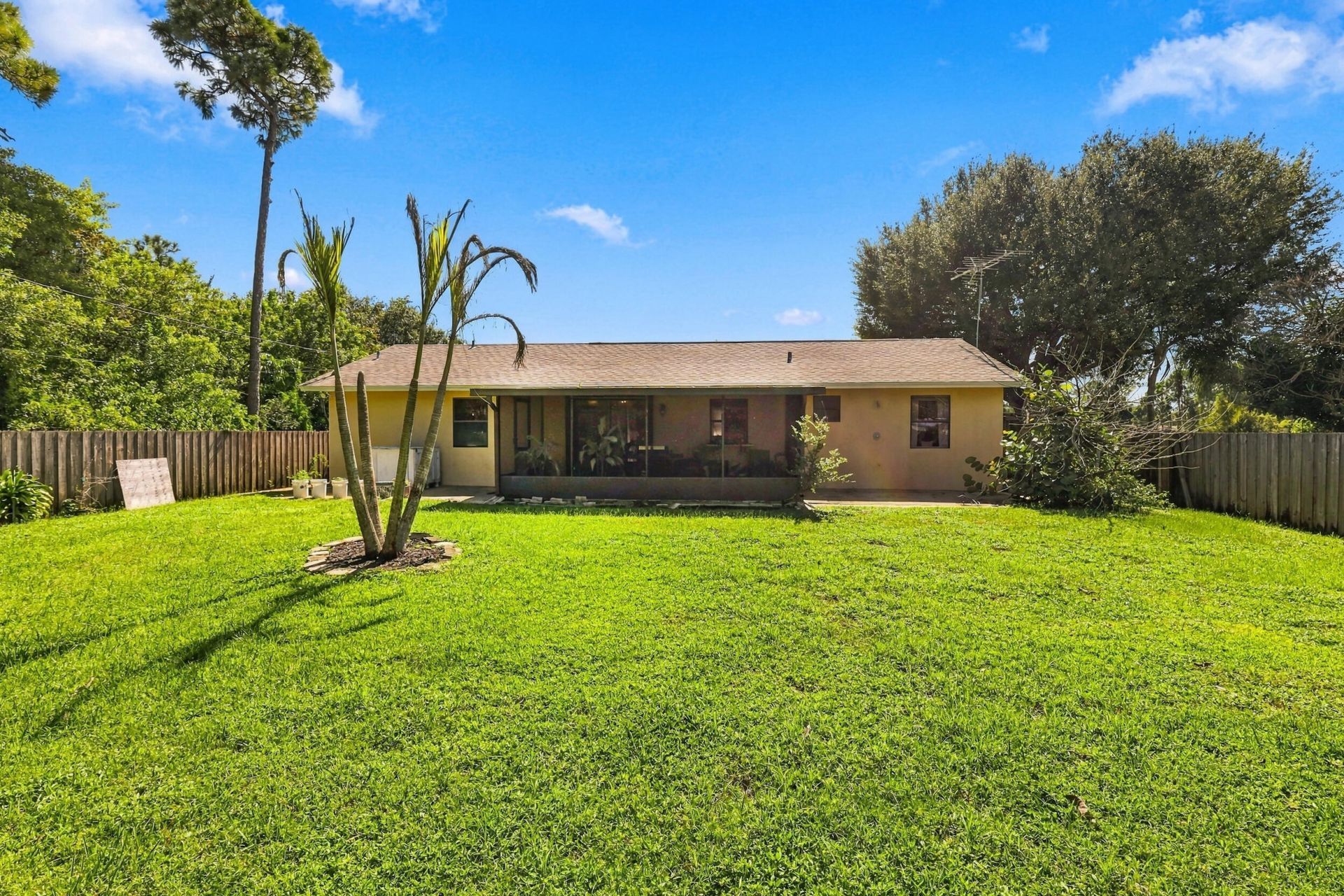 611 SW Dwight Avenue, Port Saint Lucie, FL 34983 Photo