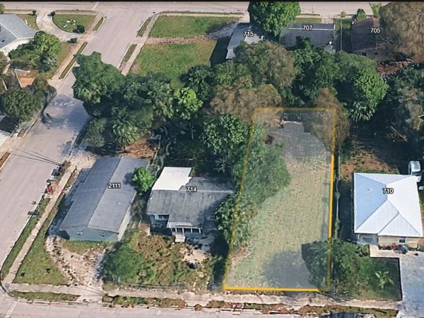 712 N 22ND Street, Fort Pierce, FL 34950
