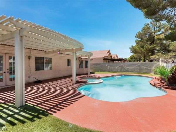 9028 Cypress Point Way , Las Vegas, NV 89117