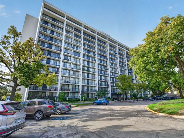 2015 S Finley Road S, Unit 608, Lombard, IL 60148
