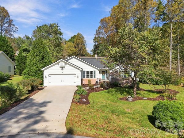 6 Pebble Beach Court, Etowah, NC 28729