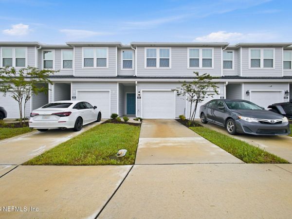 654 HOLLY LAKES Drive, Orange Park, FL 32073