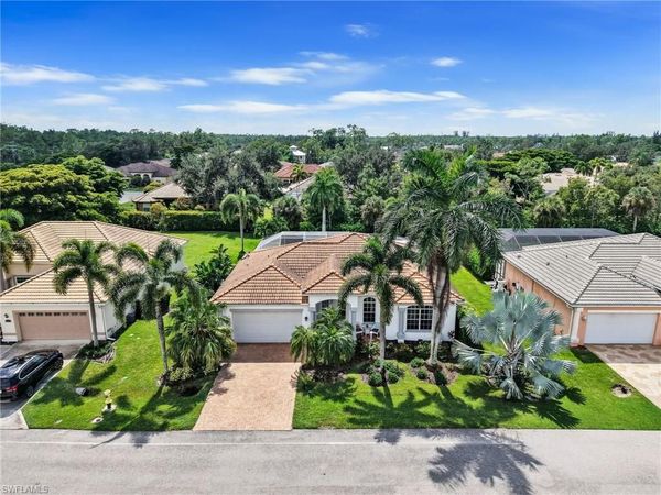 24921 Divot DR , BONITA SPRINGS, FL 34135