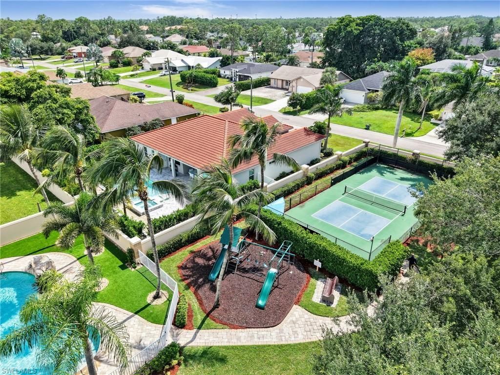 24921 Divot Dr , Bonita Springs, FL 34135 Photo