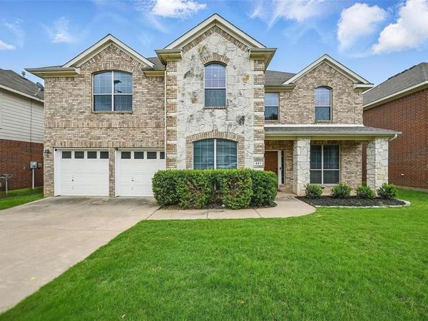 421 Roundrock Lane , Fort Worth, TX 76140