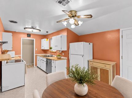 1402 Gerry Way, Roseville, CA 95661 Photo