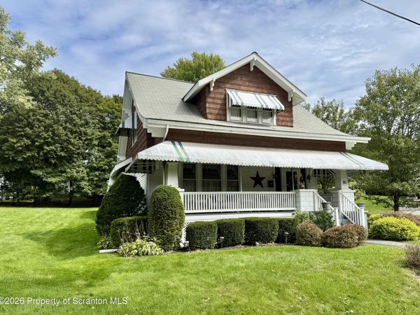 911 Poplar Street , Clarks Summit, PA 18411