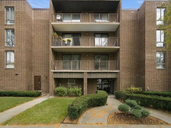 8350 W Addison Street , Unit 106, Chicago, IL 60634