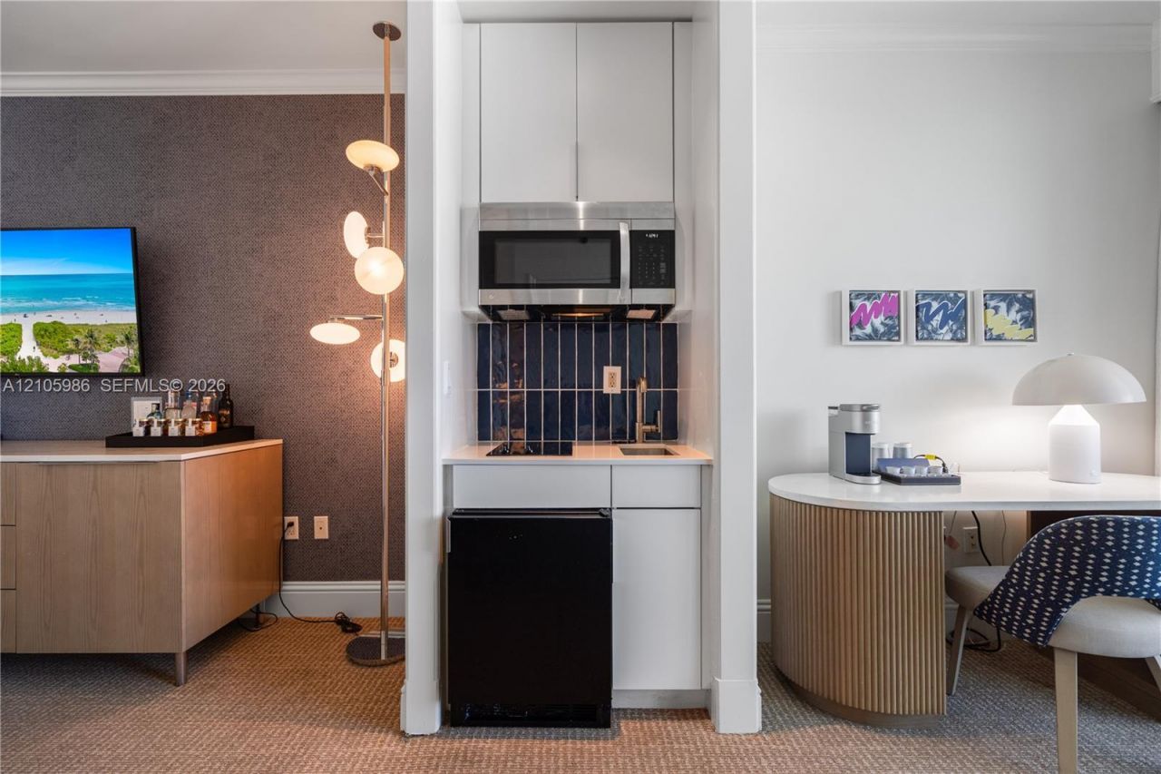 4401 Collins Ave, Unit 2209, Miami Beach, FL 33140 Photo