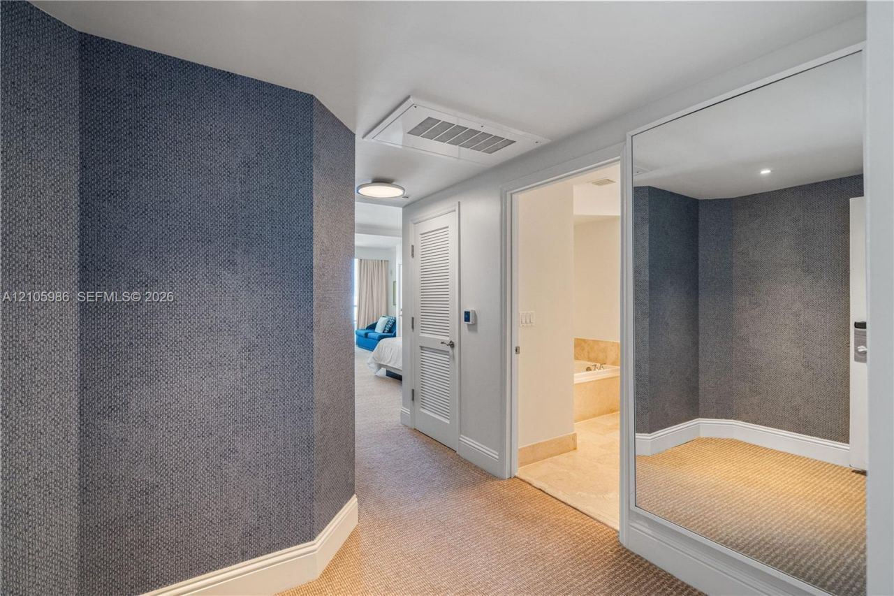 4401 Collins Ave, Unit 2209, Miami Beach, FL 33140 Photo