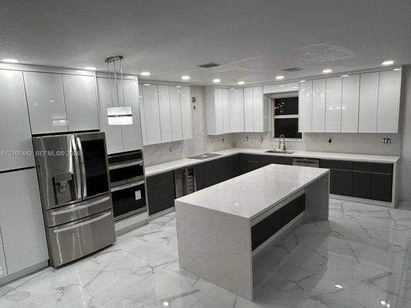 5193 NW 108th Path , Doral, FL 33178