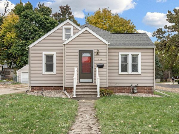 928 Bridge Avenue, Albert Lea, MN 56007