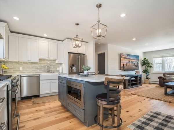 1253 Valley Rd, Wayne, NJ 07470