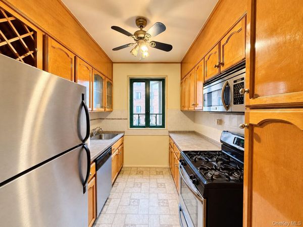 99 Metropolitan Oval , Unit 8B, Bronx, NY 10462