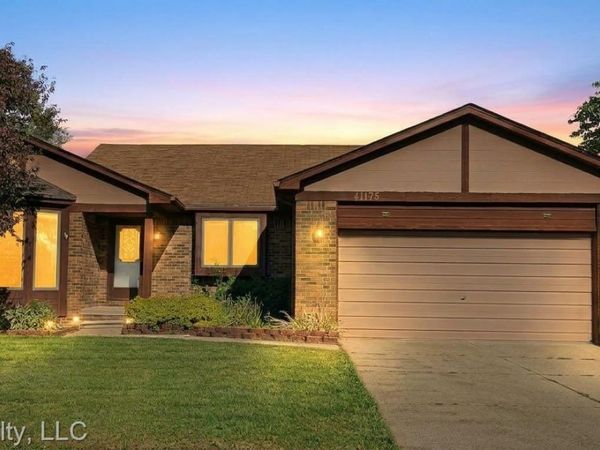 41175 Justin Drive , Clinton Township, Mi 48038