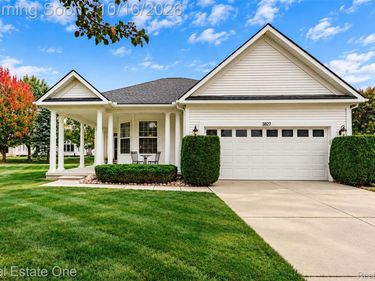 3827 Springwood Court, Auburn Hills, Mi 48326