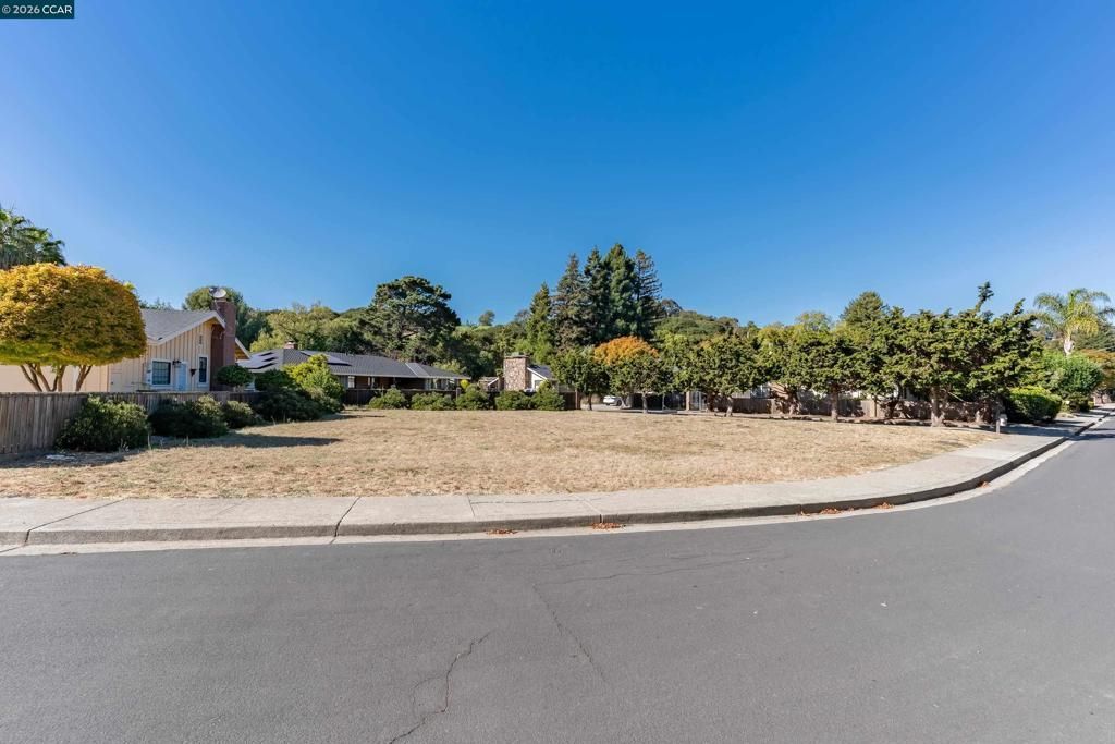 4011 Garden Rd, El Sobrante, CA 94803 Main Photo