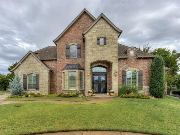 616 Beckman Court, Yukon, OK 73099