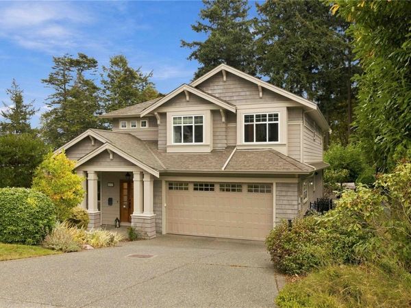 4529 Seawood Terr, Saanich, BC V8N 3W1