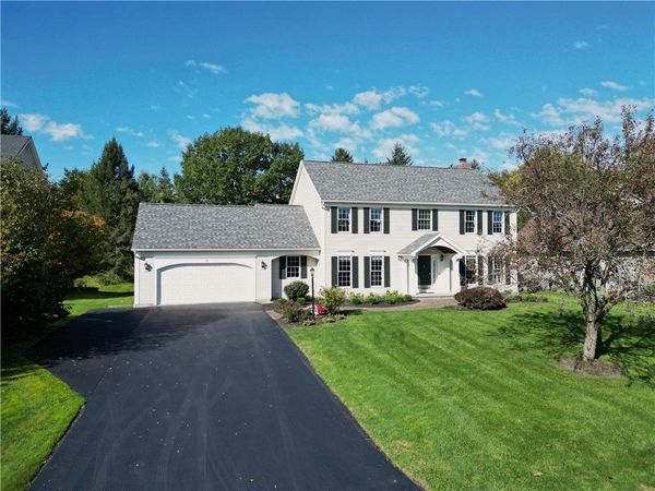 9 Coddington Grv , Pittsford, NY 14534