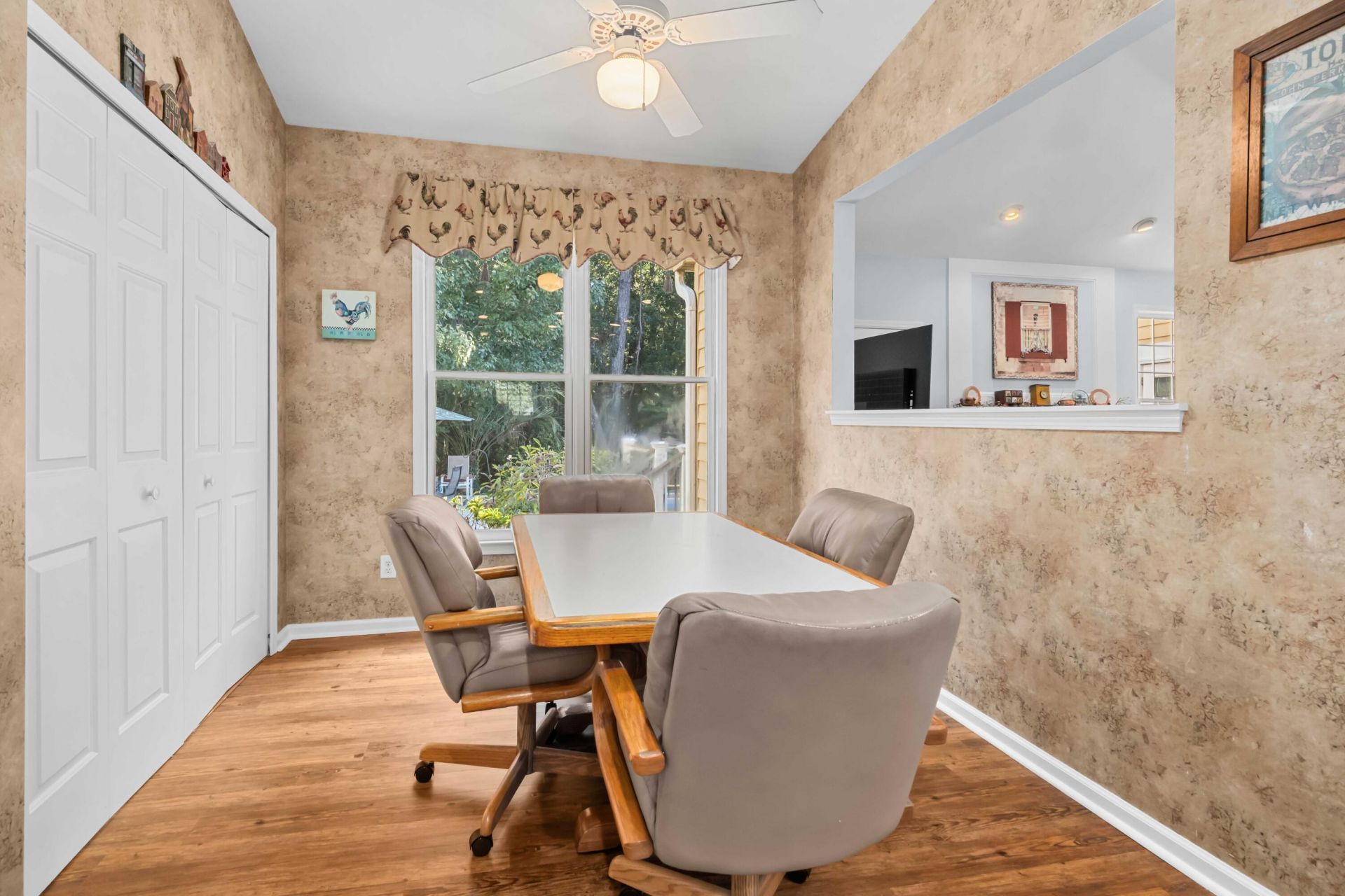 2724 Gaston Gate Photo 9