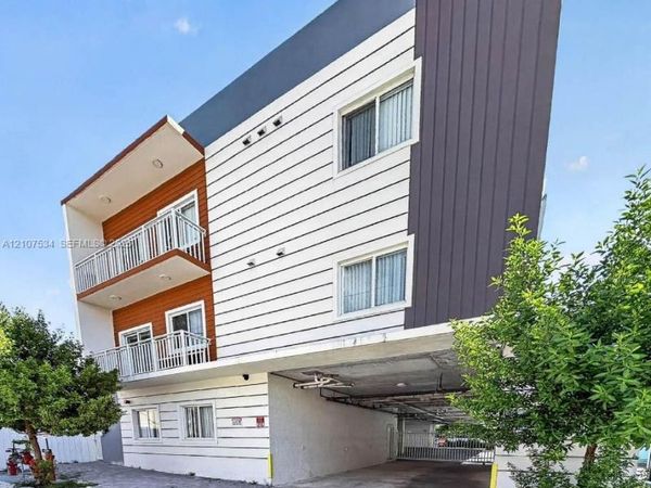 1534 NW 1st St , Unit 203, Miami, FL 33125