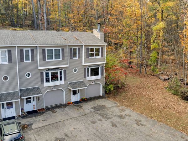 8 Pine Tree Ln, Unit 8, Hubbardston, MA 01452