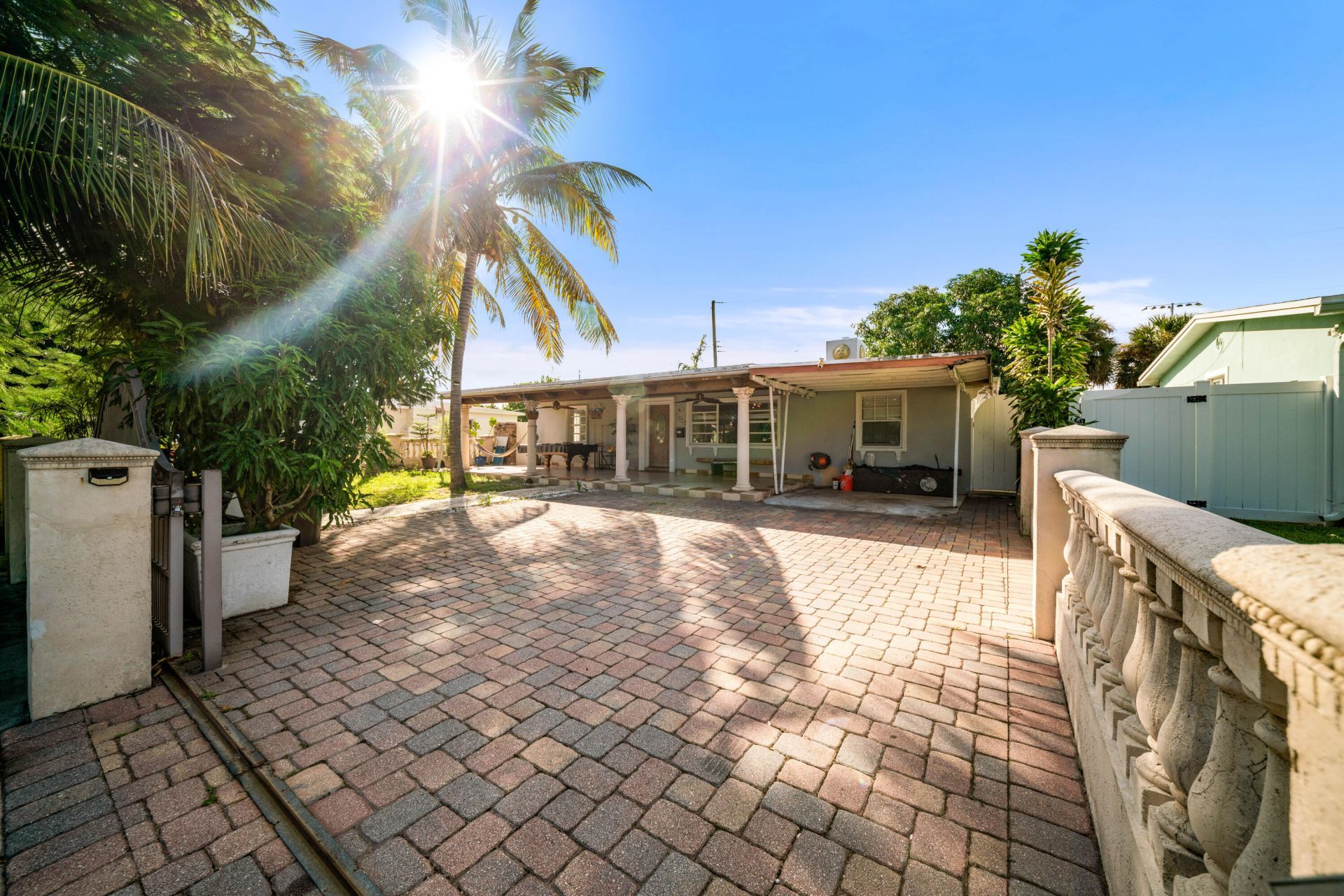 1020 Forest Court, West Palm Beach, FL 33405 Photo