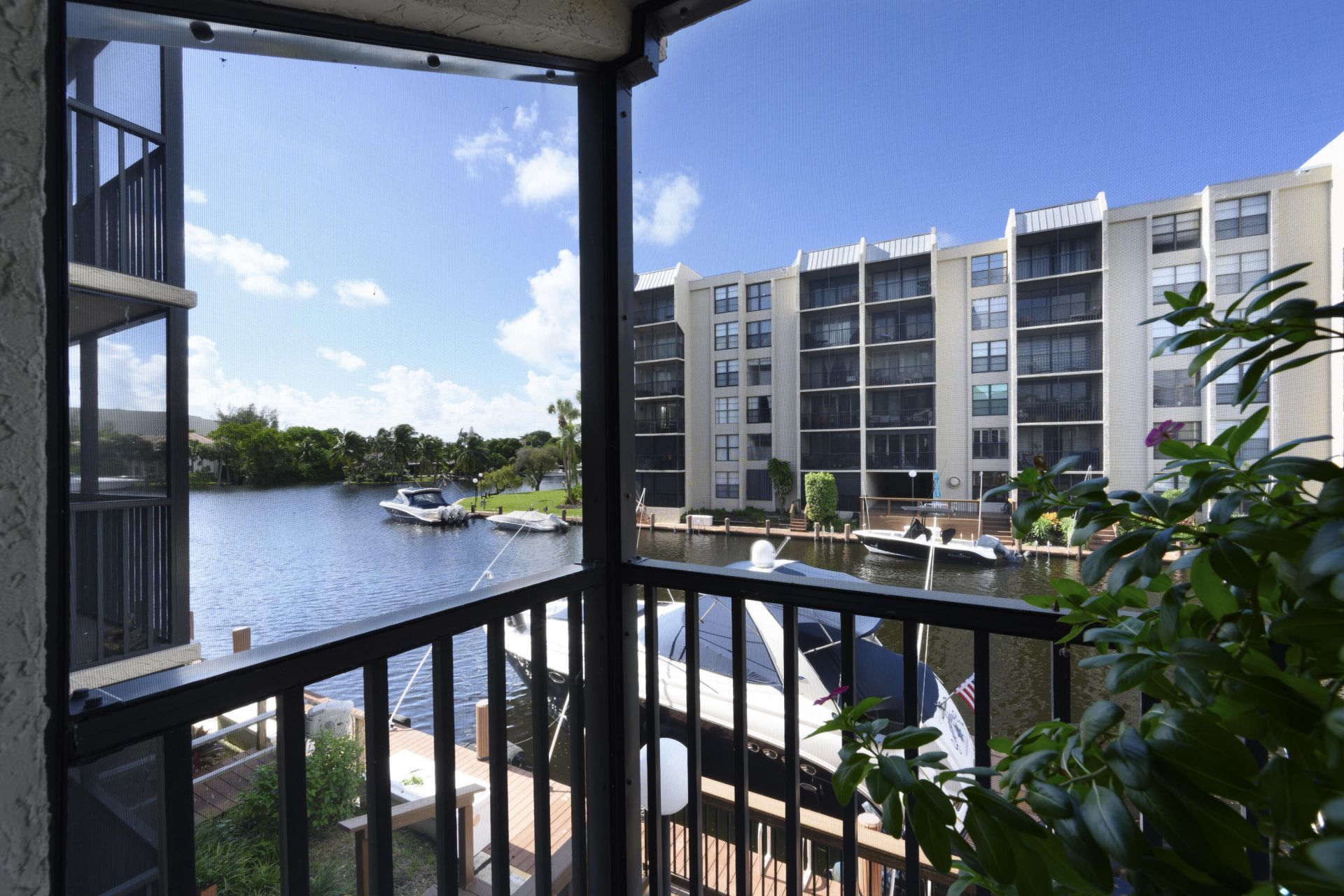 8 Royal Palm Way, Unit 2050, Boca Raton, FL 33432 Photo