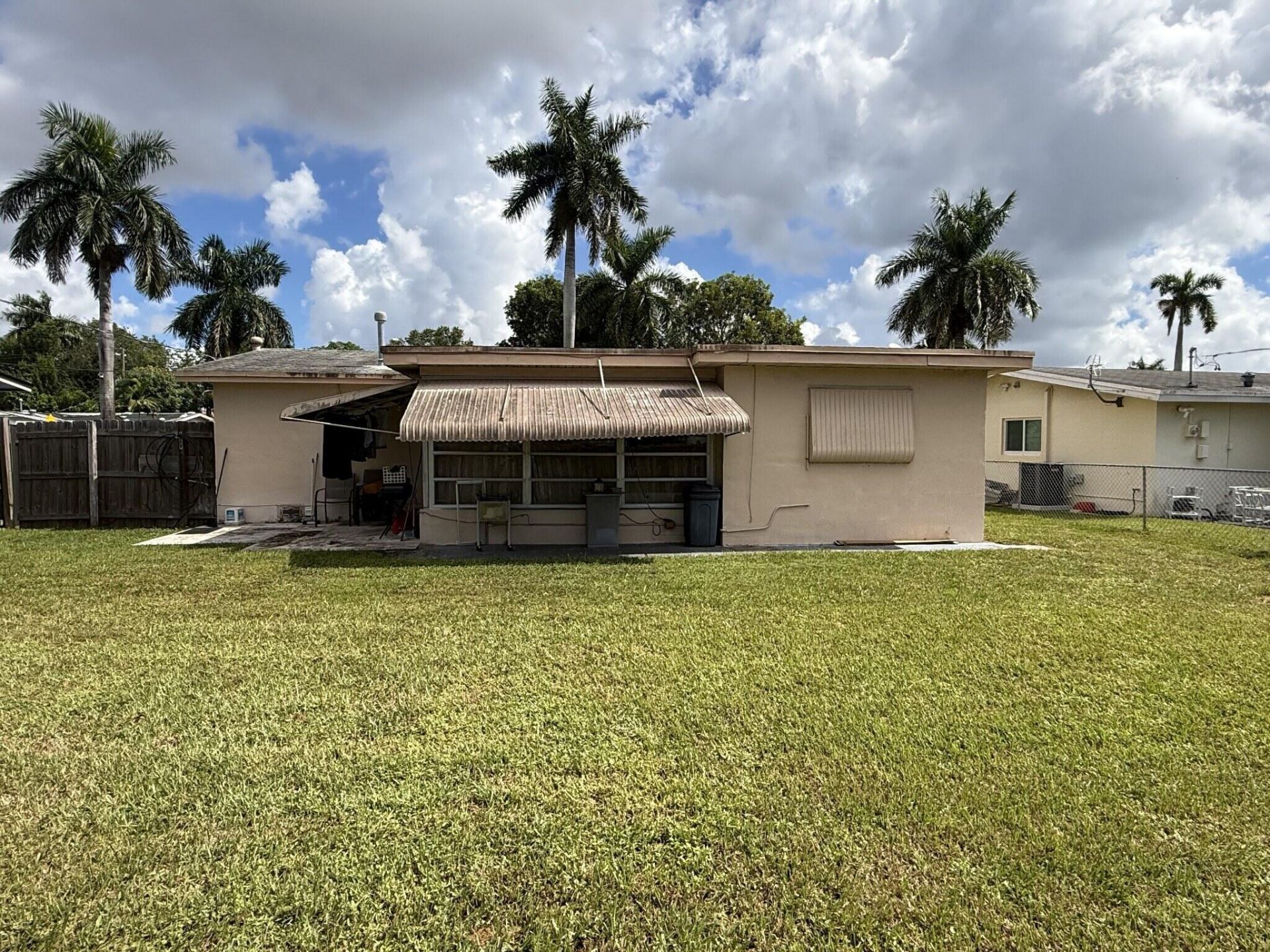 2287 NW 81st Avenue, Sunrise, FL 33322 Photo