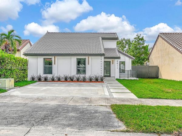6611 SW 127th Path , Miami, FL 33183