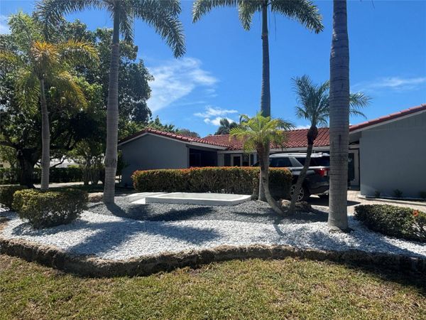 2820 NE 49TH Street, Fort Lauderdale, FL 33308